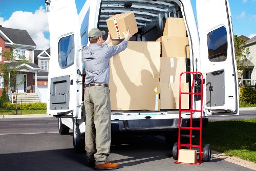 Local Highbury storage service supporting house moves and renovations